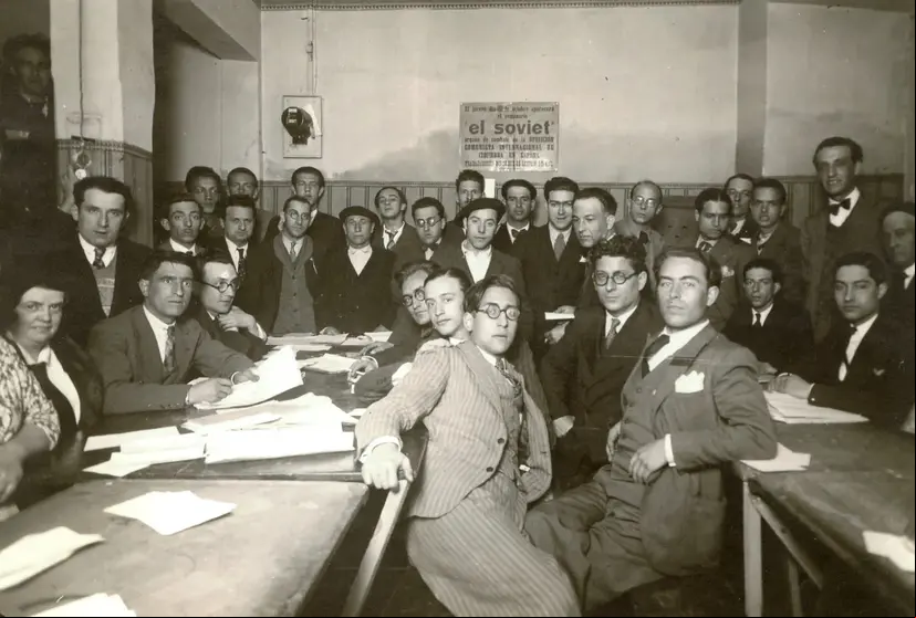 Andreu Nin en el centro, en el III Congreso de la Oposición Comunista de España (OCE) celebrado en 1932