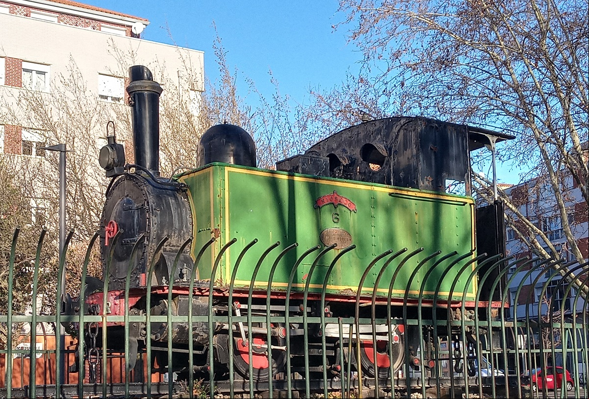 FOTO 2 Máquina locomotora del Ferrocarril Económico a Medina de Rioseco.